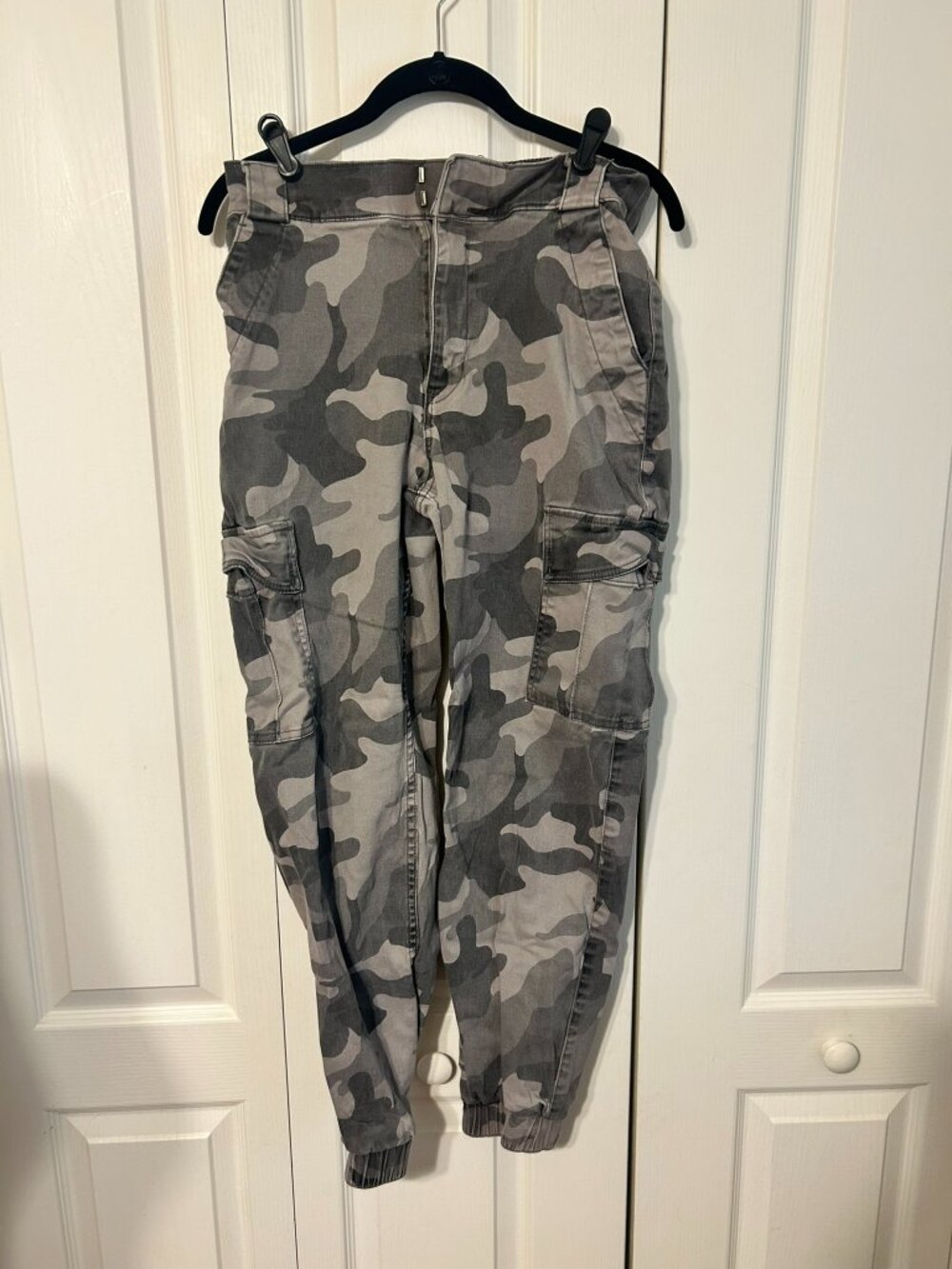 Hollister Ultra High Rise Camo Cargo Jogger Pants Womens Medium